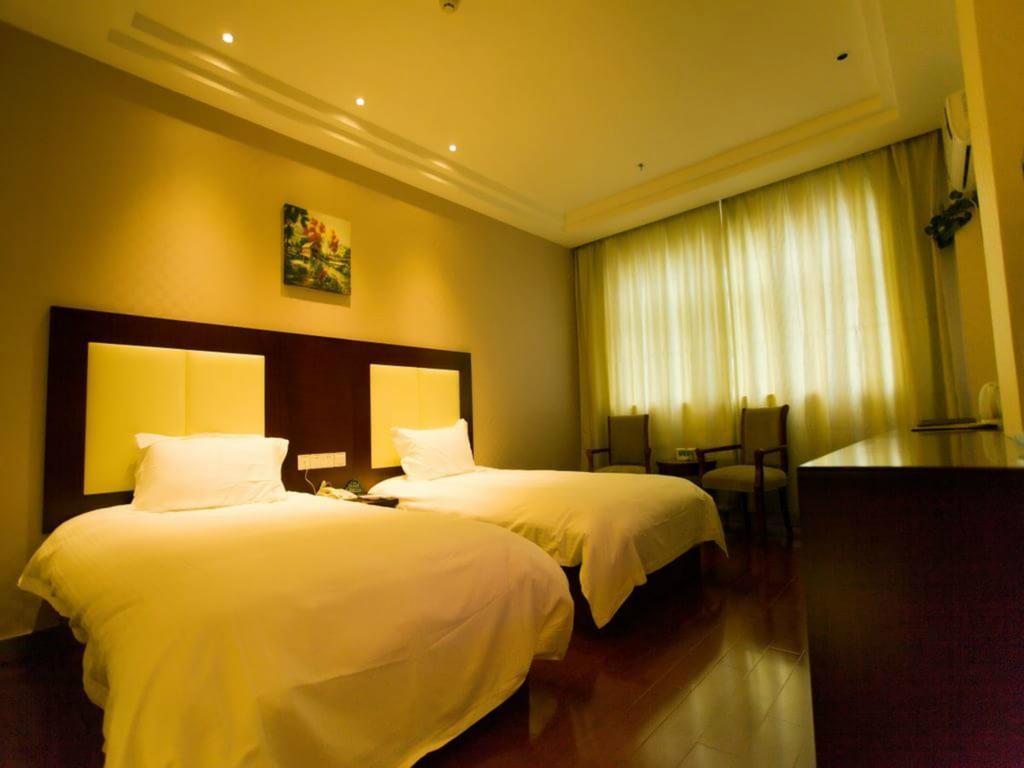 Greentree Inn Shanghai Dongming Road Subway Station Express Hotel Bagian luar foto