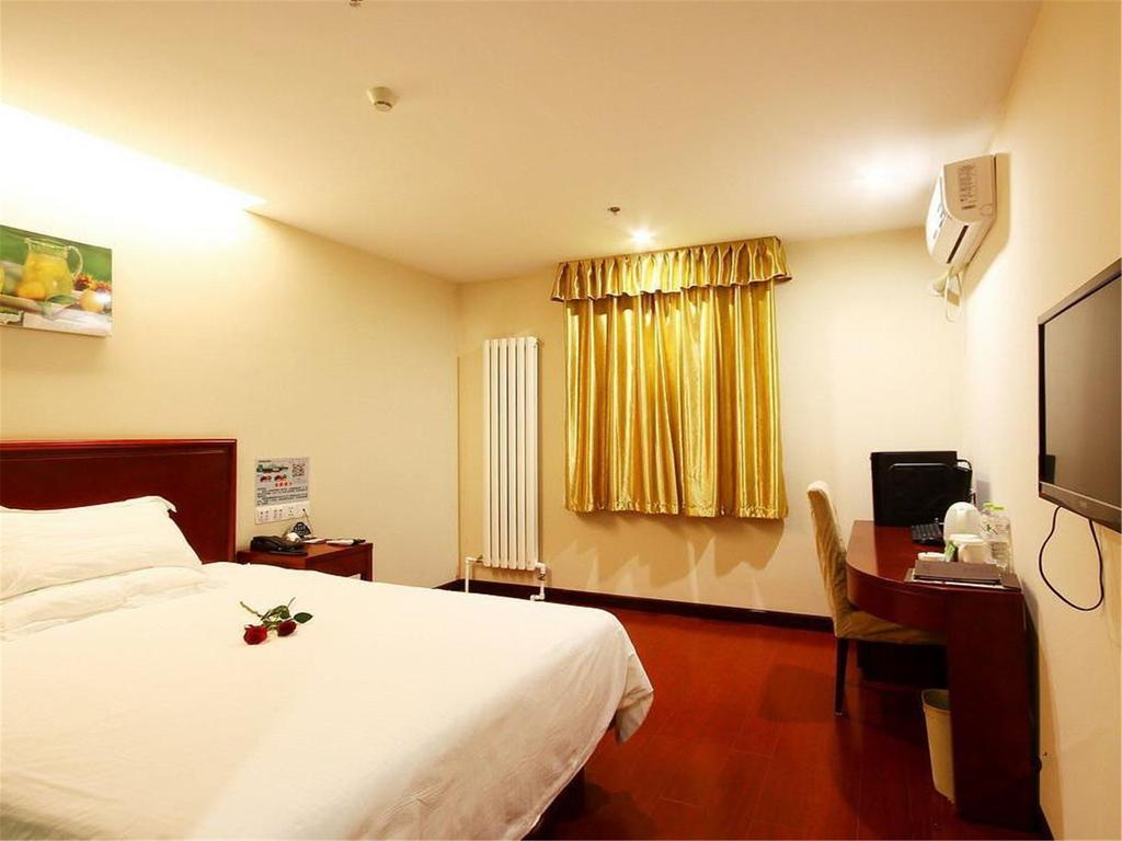 Greentree Inn Shanghai Dongming Road Subway Station Express Hotel Bagian luar foto
