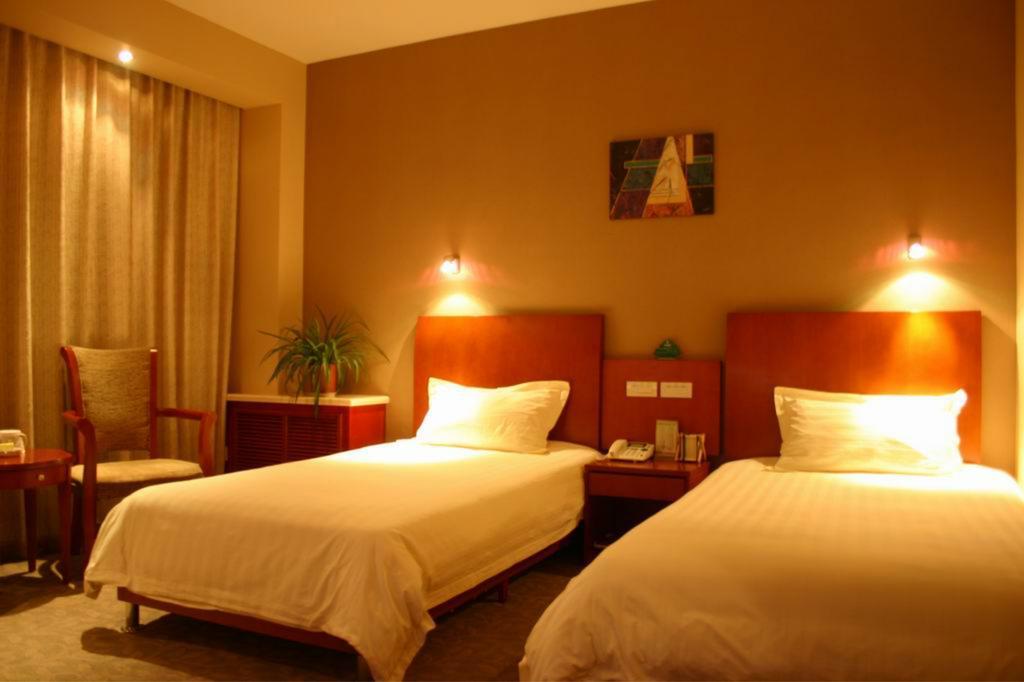 Greentree Inn Shanghai Dongming Road Subway Station Express Hotel Bagian luar foto