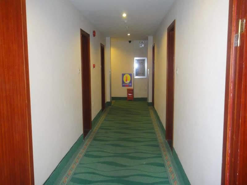 Greentree Inn Shanghai Dongming Road Subway Station Express Hotel Bagian luar foto